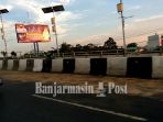 minyak-di-flyover_20180531_184632.jpg