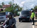 mobil-masuk-halaman-rumah-warga-di-Desa-Tembok-Bahalang-HST-Sabtu18032023.jpg