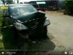 mobil-tabrak-tiang-listrik-di-bawah-jembatan-kayutangi-banjarmasin-utara.jpg