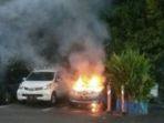 mobil-toyota-yaris-terbakar-di-juanda_20170508_060109.jpg