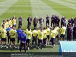 momen-para-pemain-utama-barcelona-berkumpul-di-tempat-latihan-bertemu.jpg