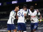 moussa-sissoko-kanan-merayakan-golnya-bersama-rekan-satu-timnya.jpg