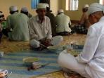 muslim-di-vietnam-menanti-buka-puasa-bersama-di-masjid-al-mubarak-di-tan-chau_20150713_134053.jpg