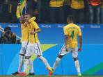 neymar-luan-dan-marquinhos-merayakan-gol-saat-timnas-brasil_20160814_141951.jpg