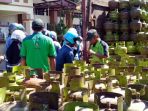 operasi-pasar-gas-elpiji-3-kg_20180222_194528.jpg