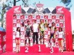 para-juara-honda-dream-cup-2018-lalu-saat-naik-podium.jpg