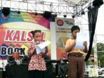 para-pelajar-mengikuti-lomba-baca-puisi_20170404_163520.jpg