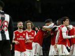 para-pemain-arsenal-merayakan-gol-pierre-emerick-aubameyang-ke-gawang-newcastle.jpg
