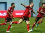 para-pemain-bali-united-merayakan-gol-yang-dicetak-melvin-platje-ke-gawang-tampines-rovers.jpg
