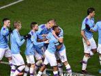 para-pemain-manchester-city-merayakan-gol-kedua-yang-dicetak-raheem-sterling.jpg