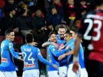 para-pemain-napoli-merayakan-gol-ke-gawang-cagliari-27-februari-2018_20180227_055652.jpg