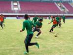 para-pemain-timnas-indonesia_20161025_062747.jpg