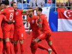 para-pemain-timnas-inggris-merayakan-gol-dele-alli_20180709_000624.jpg