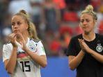 para-pemain-timnas-putri-jerman-tampak-kecewa.jpg