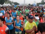 para-peserta-mandiri-jakarta-marathon_20161005_233718.jpg