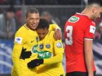 paris-saint-germain-neymar-kylian-mbappe-ke-gawang-rennes_20180108_065052.jpg
