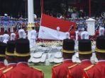 pasukan-pengibar-bendera-pusaka-paskibraka-mengibarkan-bendera-merah-putih.jpg