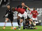 paul-pogba-manchester-united-vs-granada-liga-eropa-europa-league.jpg