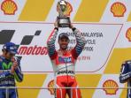 pebalap-ducati-team-asal-italia-andrea-dovizioso-tengah_20161031_072708.jpg