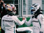 pebalap-mercedes-lewis-hamilton-kiri_20180429_111216.jpg