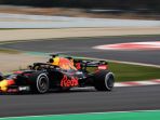 pebalap-red-bull-daniel-ricciardo-mencetak-waktu-putaran-terbaik_20180227_072617.jpg