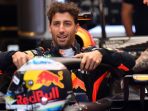 pebalap-red-bull-racing-daniel-ricciardo_20180415_162332.jpg