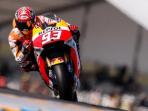 pebalap-repsol-honda-asal-spanyol-marc-marquez-memacu-le-mans_20150711_175008.jpg