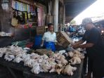 pedagang-ayam-di-pasar-antasari-banjarmasin_20180716_122043.jpg