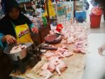 pedagang-ayam-potong-praya.jpg