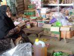 pedagang-di-pasar-keraton-rantau-ayu.jpg