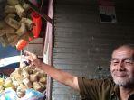 pedagang-kulit-ketupat-h-jasmani-65.jpg