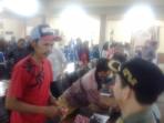 pedagang-pasar-baru-keraton-mendatangi-dprd-tapin_20150917_135404.jpg
