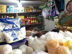 pedagang-sembako-di-pasar-kalindo-keluhkan-harga-gula-masih-mahal.jpg