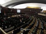 pelantikan-anggota-baru-dpr-ri.jpg