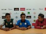pelatih-barito-putera-u-16-ilham-romadona_20180916_200132.jpg