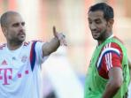 pelatih-bayern-muenchen-josep-guardiola-kiri-dan-bek-mehdi-benatia-kanan_20151129_054637.jpg