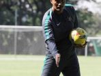 pelatih-kiper-timnas-indonesia-gatot-prasetyo_20161208_235801.jpg