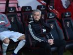 pelatih-manchester-united-jose-mourinho_20180419_072056.jpg