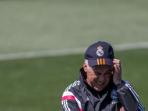 pelatih-real-madrid-carlo-ancelotti-terlihat-di-sesi-latihan-di-valdebebas_20150526_081719.jpg