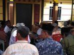 pelayat-di-rumah-mas-tato-yang-dikabarkan-meninggal-saat-jadi-imam-sholat.jpg