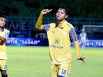 pemain-barito-adam-alis_20160920_095405.jpg