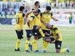 pemain-barito-putera-merayakan-gol-ke-gawang-kalteng-putra-bario-putera-kalah-dengan-skor-akhir-1-2.jpg