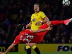 pemain-liverpool-emre-can-mencetak-gol-salto-ke-gawang-watford_20170531_060030.jpg