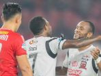 pemain-madura-united-zah-rahan-kanan_20180513_060426.jpg