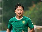 pemain-persebaya-surabaya-samsul-arif-piala-menpora-2021.jpg