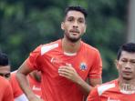 pemain-persija-jakarta-william-pacheco_20161018_133716.jpg