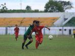 pemain-peseban-banjarmasin-merah-hadapi-persepan-pagatan-di-stadion-demang-lehman.jpg
