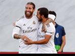 pemain-real-madrid-eden-hazard-bersama-sergio-ramos-eibar.jpg