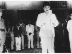 pembacaan-teks-proklamasi-kemerdekaan-indonesia-oleh-soekarno-pada-17-agustus-1945.jpg
