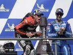 pembalap-aprilia-racing-team-gresini-spanyol-aleix-espargaro-kiri-1.jpg